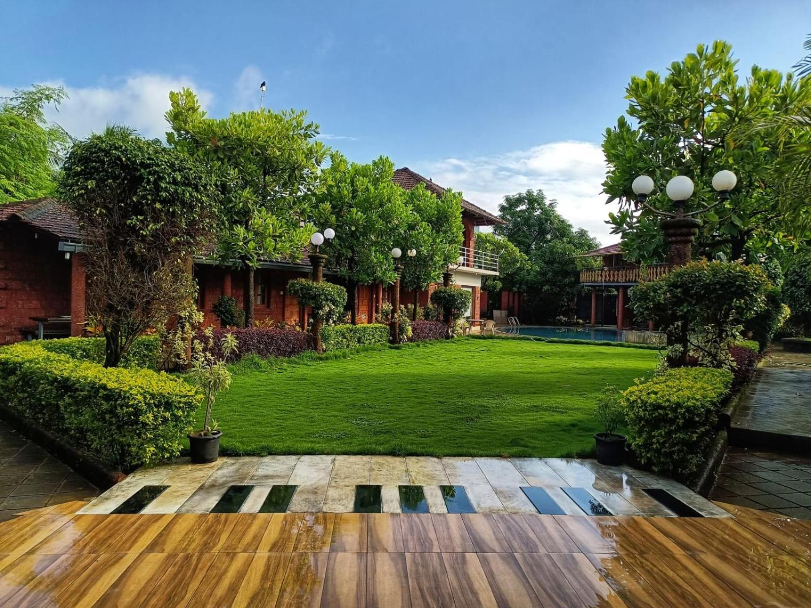 Red Stone Resort Alībāg Εξωτερικό φωτογραφία